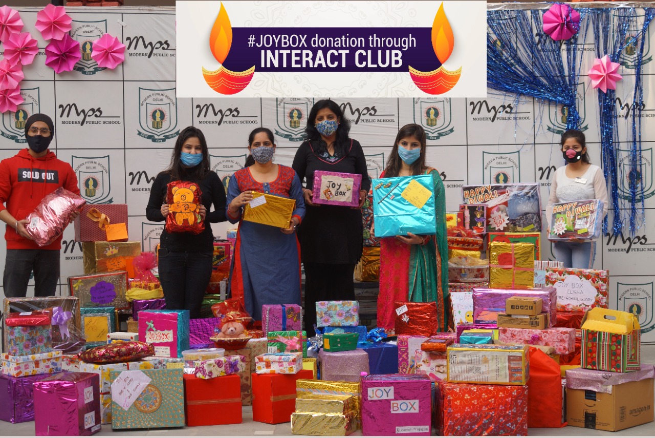 The Joy Box! Modern Public School lights up the darkness this Diwali by distributing boxes full of goodies among the underprivileged
